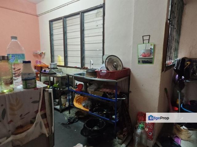 Flat for sale in Malaka