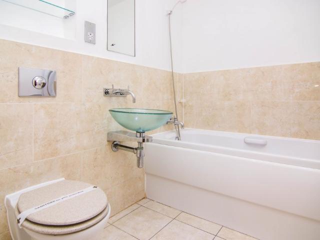 Apartment for rent in Canary Wharf, Cat Hill