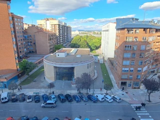 Apartamento en alquiler en Distrito Este, Burgos