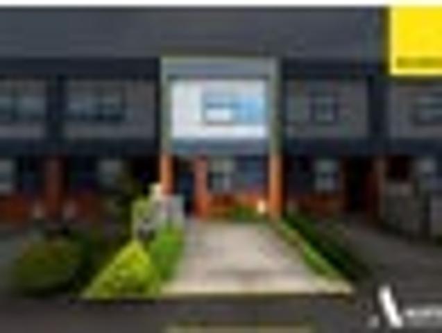 Townhouse for rent in Donegal Park, Howick