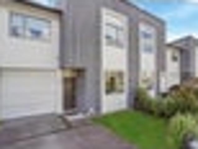 Townhouse for rent in Howick