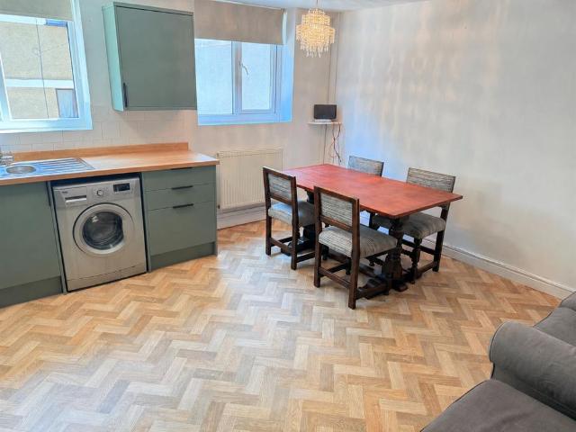 Apartment for rent in Bangor, Wales