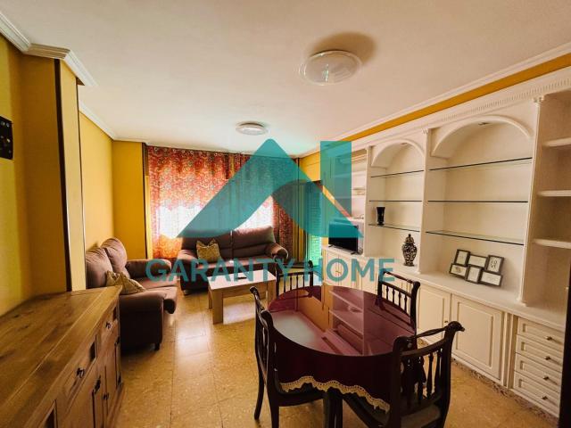 Apartamento en alquiler en Cánovas, Cáceres