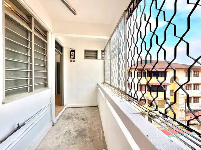 Flat for sale in Taman Perling, Iskandar Puteri