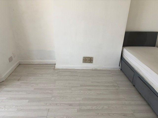 Studio for rent in Spring Park, Luton