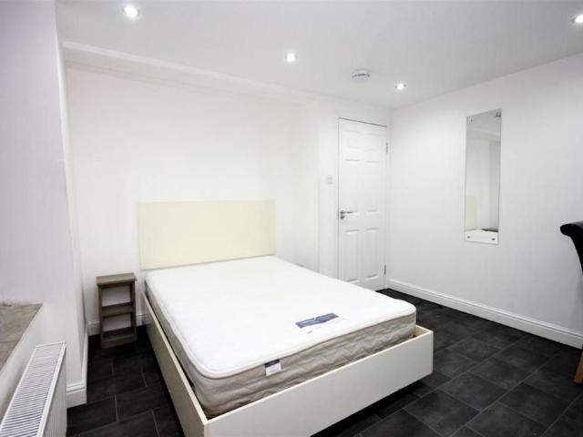 Apartment for rent in Avenham, Higher Bartle