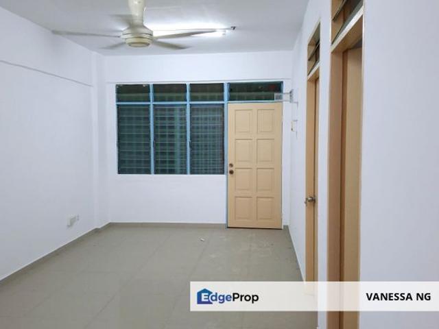 Flat for sale in Petaling, Damansara Damai