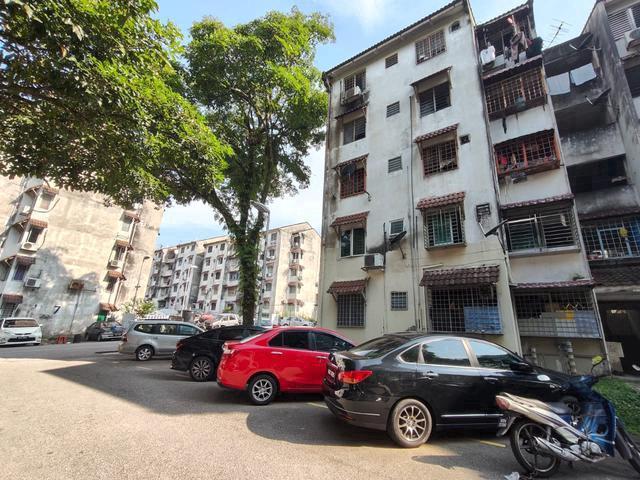 Flat for sale in Pantai