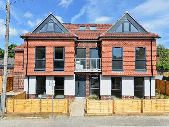 Apartment for rent in Fole, Surrey