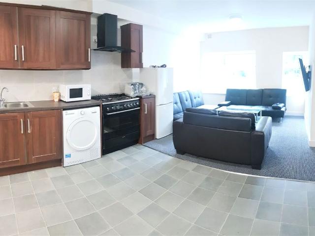 House for rent in Ladybarn, Manchester