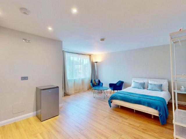 Studio for rent in Woodside Park, Greater London