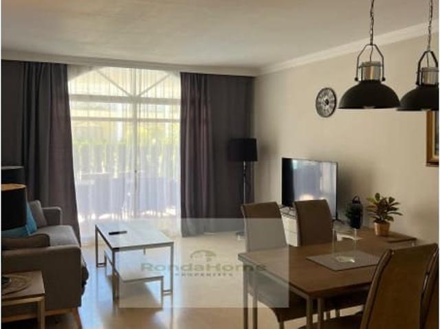 Casa en alquiler en Nueva Andalucía, Costa del Sol Occidental