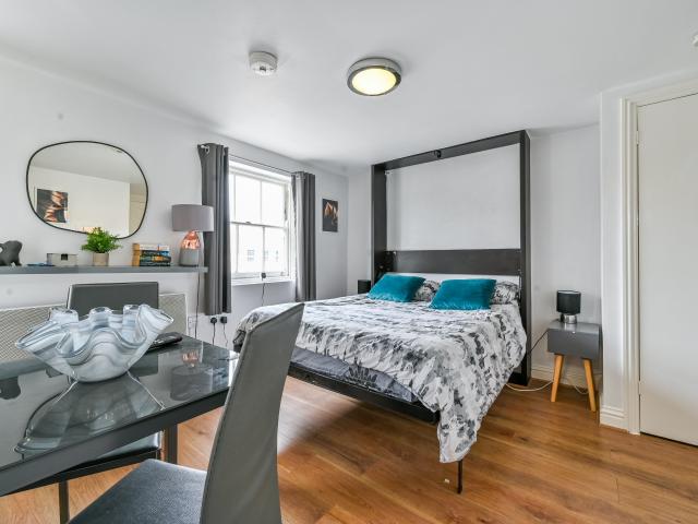 Apartment for rent in Chalk Farm, Greater London