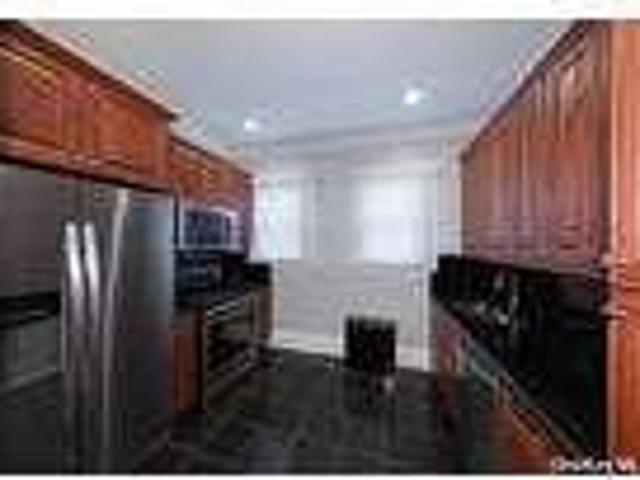 House for rent in Hewlett, Nassau County