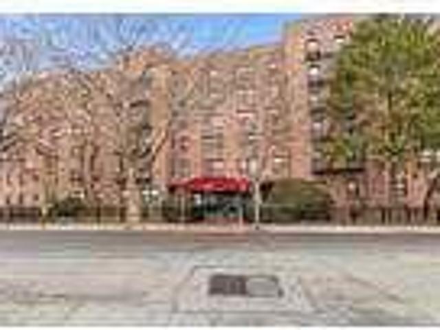 House for rent in Queens, Arverne