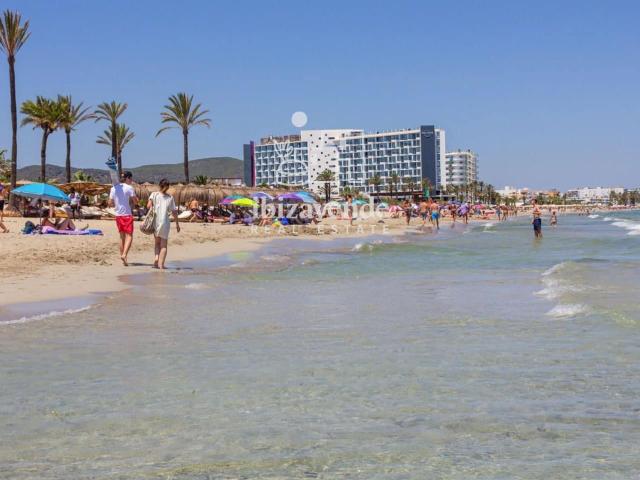 Apartamento en alquiler en Platja d'en Bossa, Sant Josep de sa Talaia