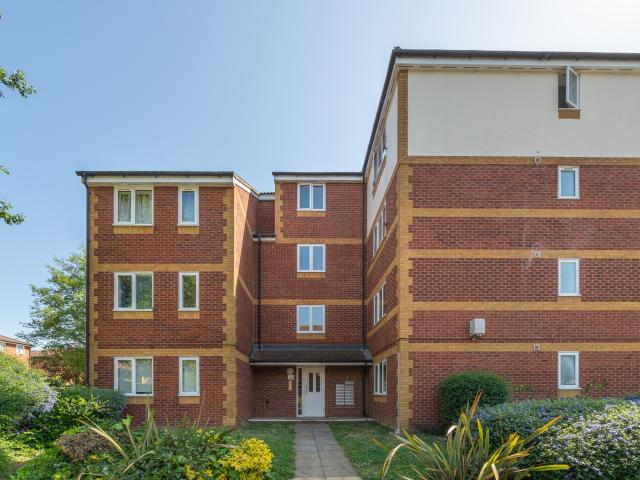 Apartment for rent in Charlton Riverside, Greater London