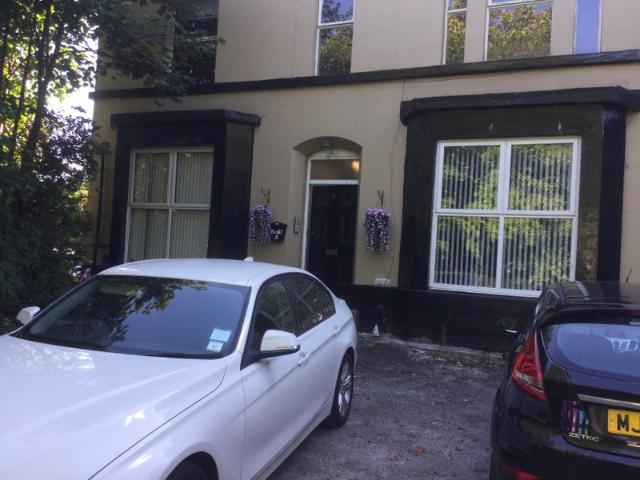 Apartment for rent in Calderstones