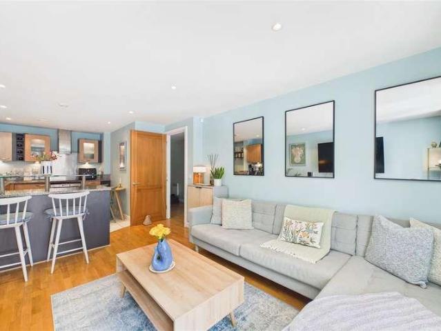 Flat for sale in Hotwells, Feckenham