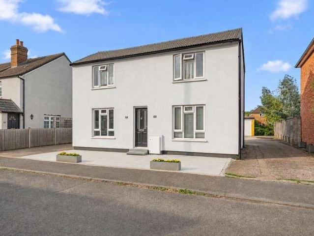 Flat for sale in Row Town, Surrey