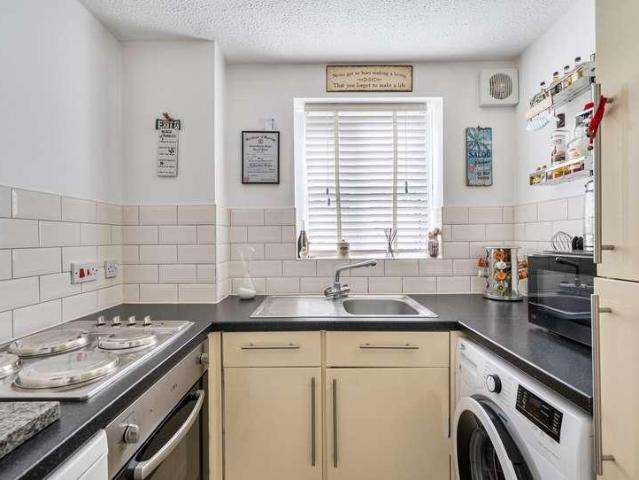 Flat for sale in Greater London