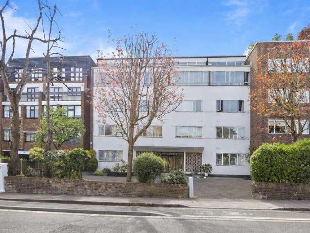Flat for sale in Belsize Park, Greater London