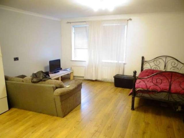 Flat for sale in Lower Halliford, Surrey
