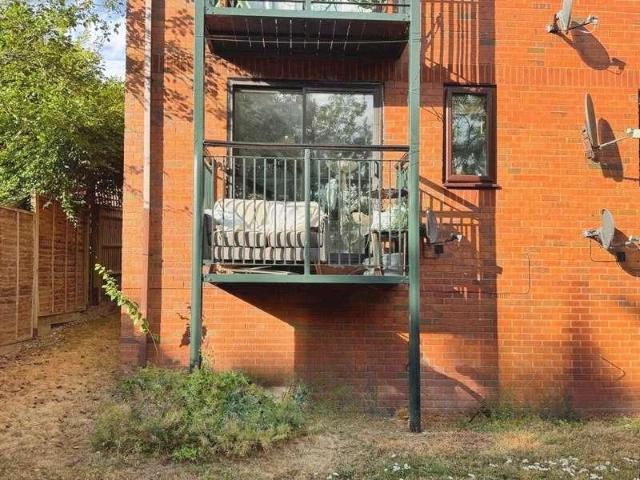 Flat for sale in Castlefield, Cressex