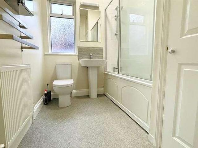Flat for sale in Birch Green, Lower Halliford