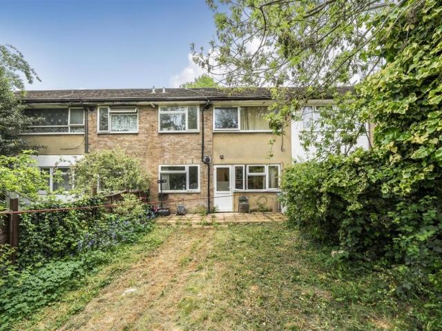 Flat for sale in Preston, Greater London