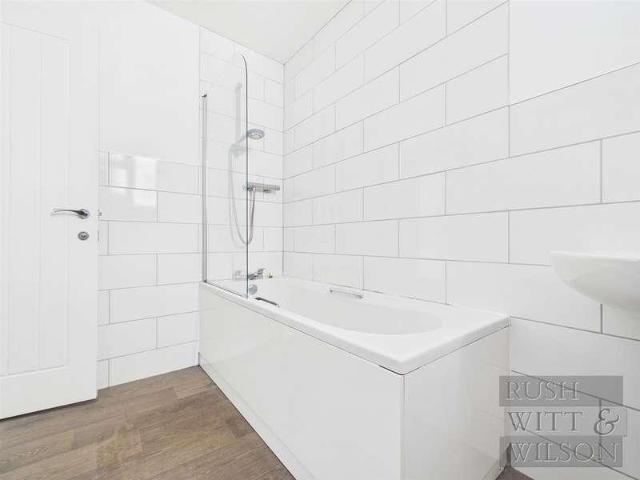 Flat for sale in West Marina, Guestling Green