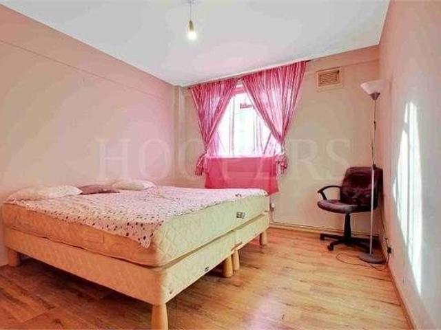 Flat for sale in Kilburn, Greater London