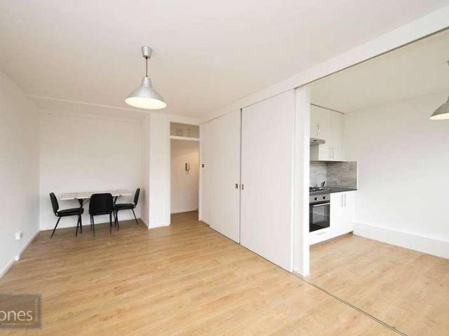 Flat for sale in Maitland Park, Greater London