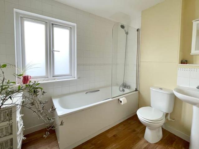 Flat for sale in Aldershot, Hampshire