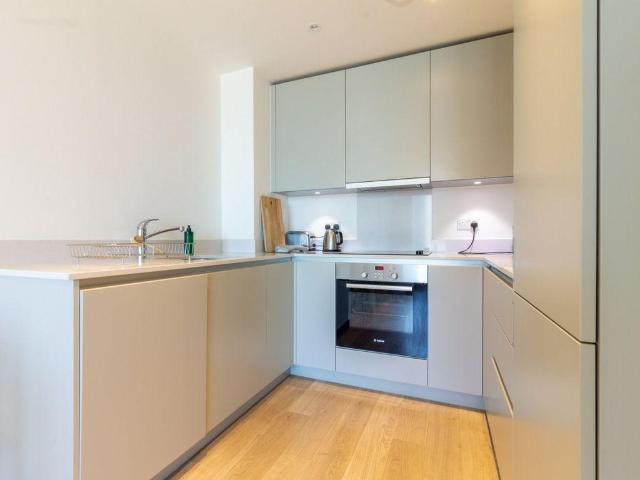 Flat for sale in London Borough of Croydon, Greater London