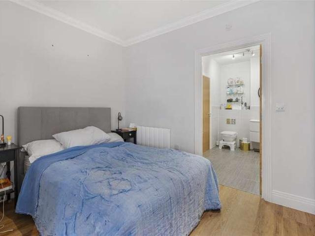 Flat for sale in Radlett, Hertfordshire