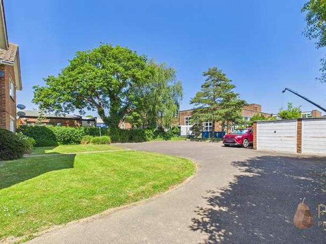 Flat for sale in Worthing, West Sussex