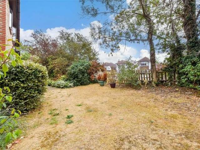 Flat for sale in Hayes, Greater London