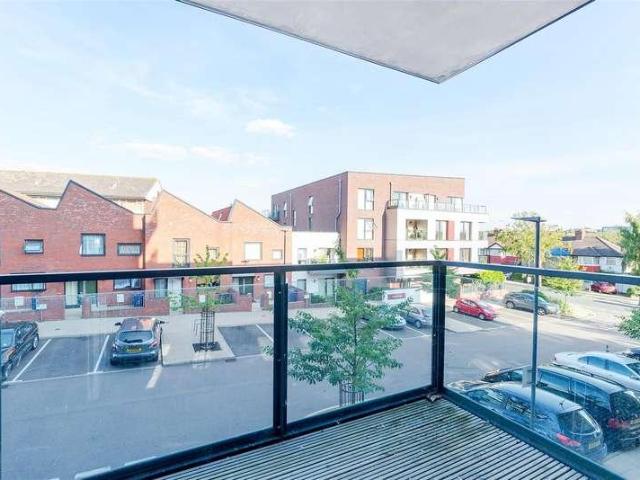 Flat for sale in West Hendon, Greater London