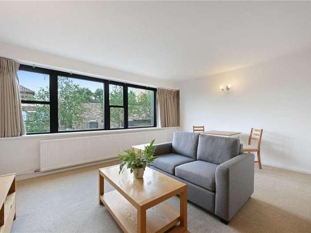 Flat for sale in Notting Hill, Greater London