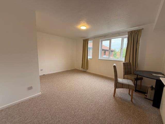 Flat for sale in Berrick Salome, Oxfordshire