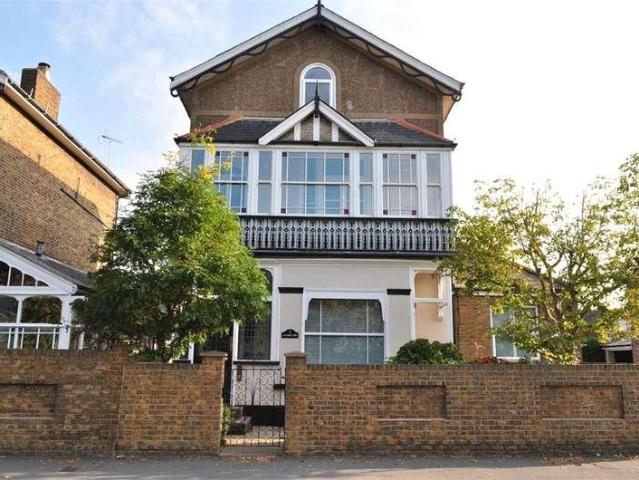 Flat for sale in Lower Halliford, Surrey