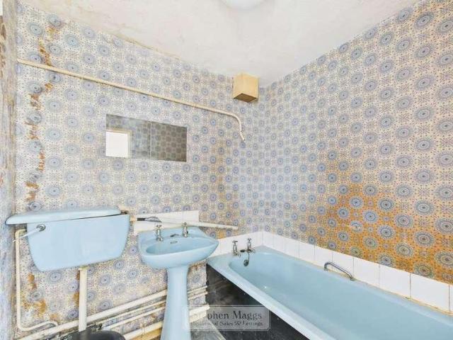 Flat for sale in Feckenham, City Of Bristol