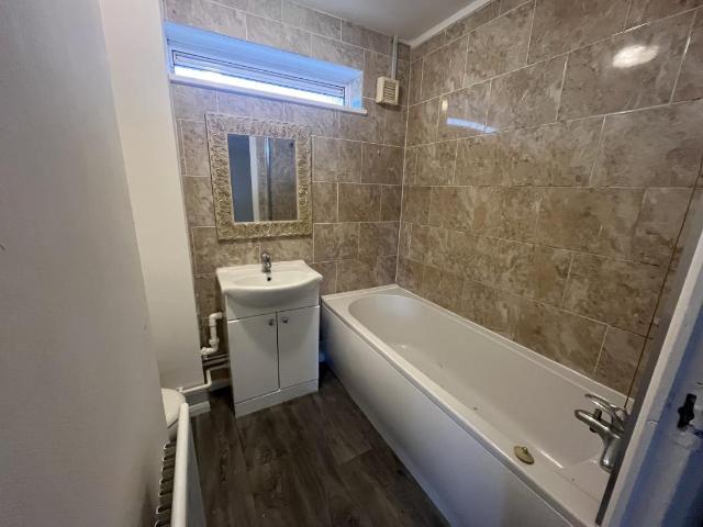 Flat for sale in Randlay, Telford