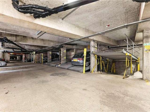 Flat for sale in Bermondsey, Greater London