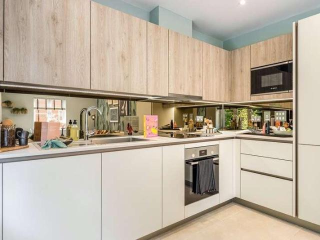 Flat for sale in High Wycombe Community Board, High Wycombe