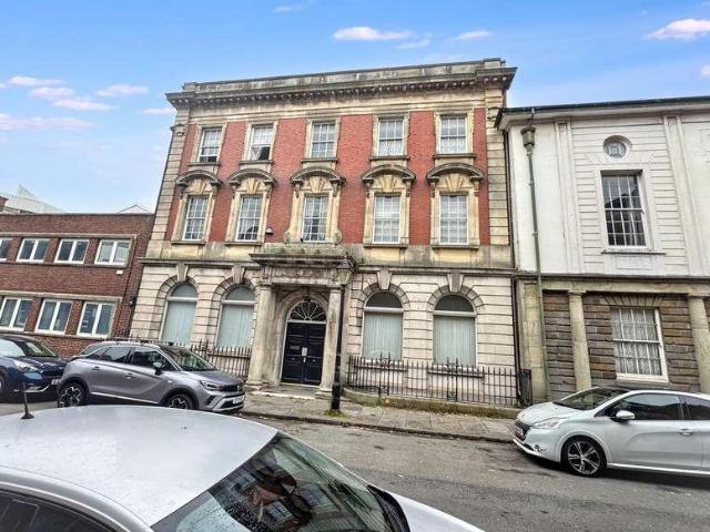 Flat for sale in SA1 Swansea Waterfront, Nangreaves