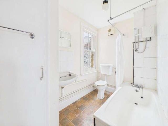 Flat for sale in West Worthing, Worthing