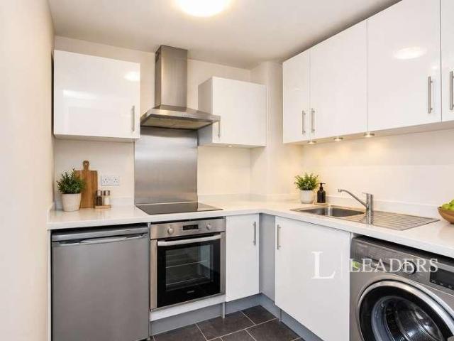 Flat for sale in Hythe, Colchester