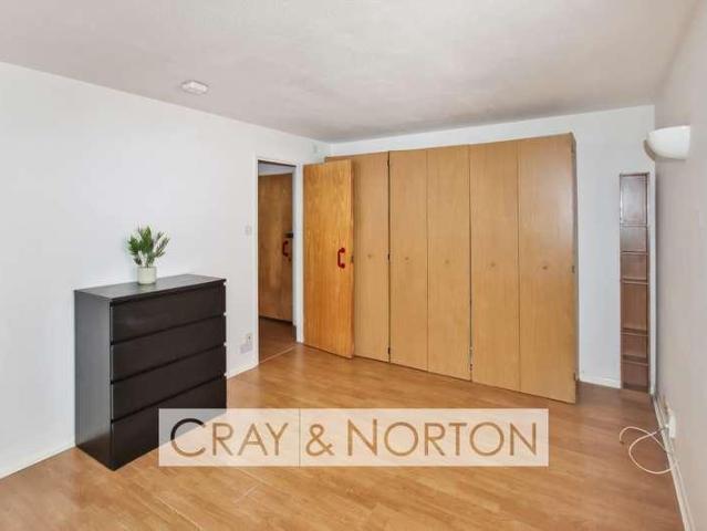 Flat for sale in London Borough of Croydon, Greater London